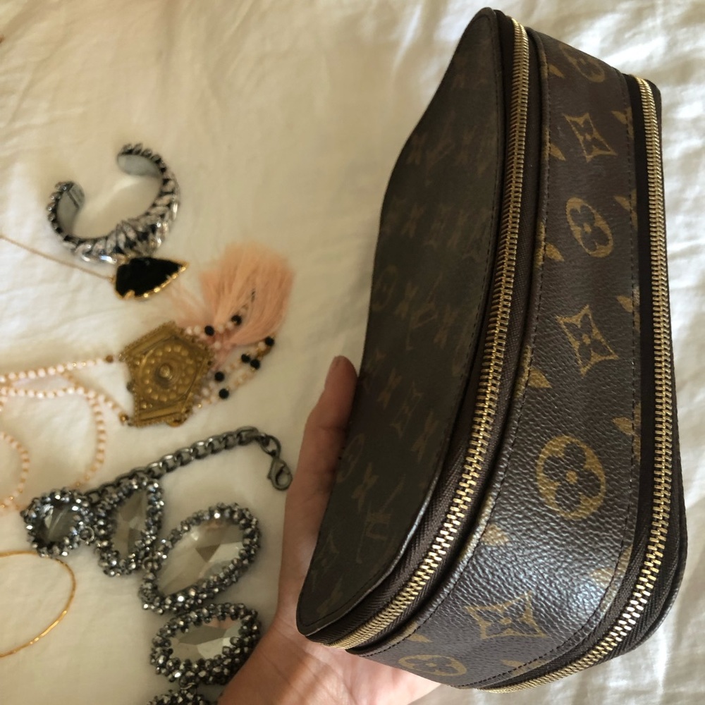 Authentic Louis Vuitton Trousse Blush GM Makeup